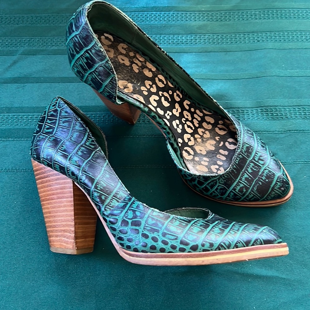 GORMAN green snake print leather pumps, wood heel, size 40